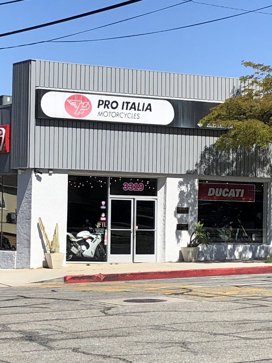 UnibatUS's tweet photo. Great visits with these fine dealerships. Appreciate the time. Back on the road again tomorrow.
#unibat #unibatbatteries #unibatready #ducati #yamaha #motorcycles #atv #utv #sxs #pwc #snowmobile https://t.co/uCFqvDCYZL
