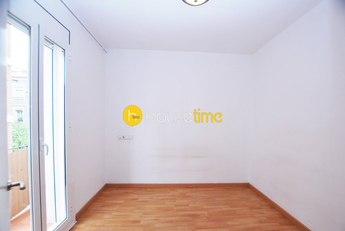 housetimeInmo's tweet photo. Precioso piso de alquiler en perfecto estado de conservación. Sin amueblar ☀️
https://t.co/Ul2u2wxjJL
✔2 dormitorios
✔1 despacho
✔1 baño
✔Balcón
🏡https://t.co/tJcky6Tu0A 📞930111954
#Housetime #Barcelona https://t.co/0rsR1uDcTZ