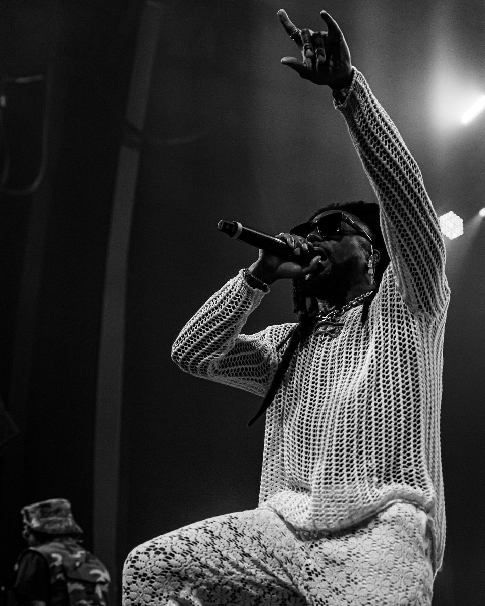 PursuitDopeness's tweet photo. .@EarthGang at @RadiusChicago
#earthgang #ghettogods #radiuschicago https://t.co/CbTmCPpYYu