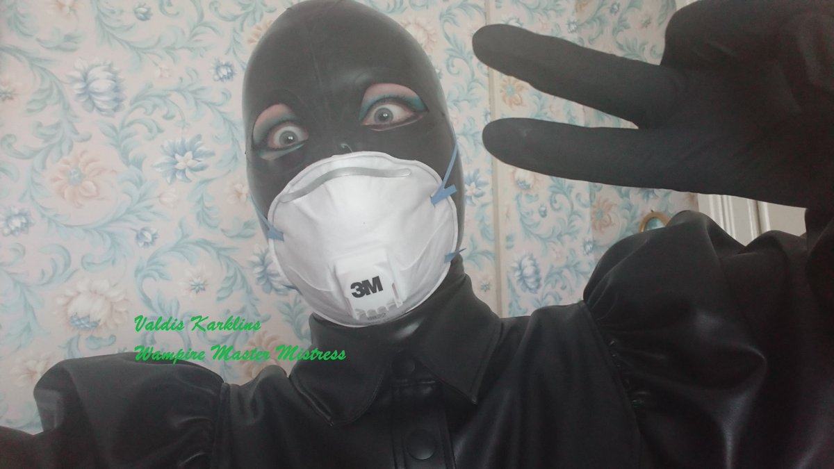 wampiremaster's tweet photo. #LatexCosplay #latexfetish #latexmask #latexhood #latexgloves #mask #hood #dustmask #facemask 
Putting on Black Latex Gloves Dust Mask 
https://t.co/BpqJZzMMPt https://t.co/z2Ht2BnupU