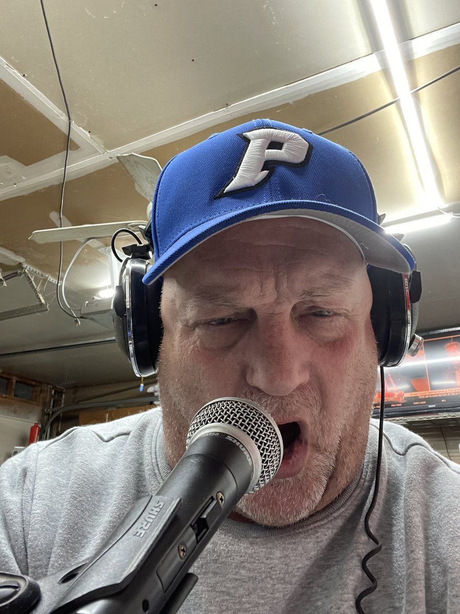 Romo102565's tweet photo. @ParkwoodBB We are Ready to Make some NOOOOOISE !!!!!!!! https://t.co/RyU0WbVdl5