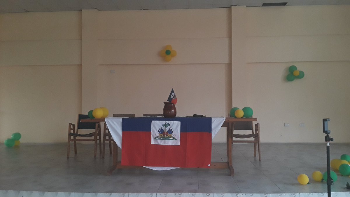 JBritanik's tweet photo. Il est 12h:45 PM,le sénateur Youry Latortue est brillé par son absence, alors que plusieurs dizaines participants très déçus ont déjà laissé la salle.

NB. L'activité etait prévue a 10h:00AM dans la salle de conférence du centre culturel Marie Louise Coidavid de Ounaminthe. https://t.co/MZP2HLKRhH