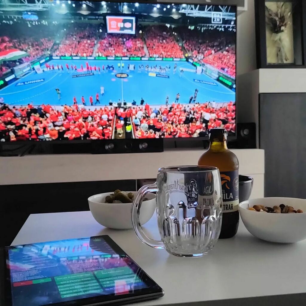 ✅ #balonmanoDAZN
✅ @hbtacticalboard 
✅ Kit de supervivencia
<a href="/ehfcl/">EHF Champions League</a> instagr.am/p/Cddx9j7MYMV/