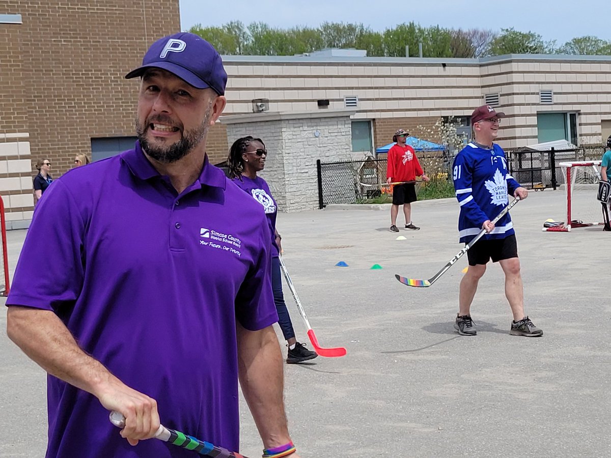 GBDBears's tweet photo. Not sure who's schooling who, but delighted to welcome @SCDSB_Director and @deanmaltby to GBDSS today!
All funds raised through our ball hockey buyout are supporting the installation of the new GBDSS Pride Crosswalk! ๐ณ๏ธโ๐๐ณ๏ธโโง๏ธ
#SCDSBPride
@SCDSBequity @SCDSB_Schools https://t.co/LHeAfqP8Nv