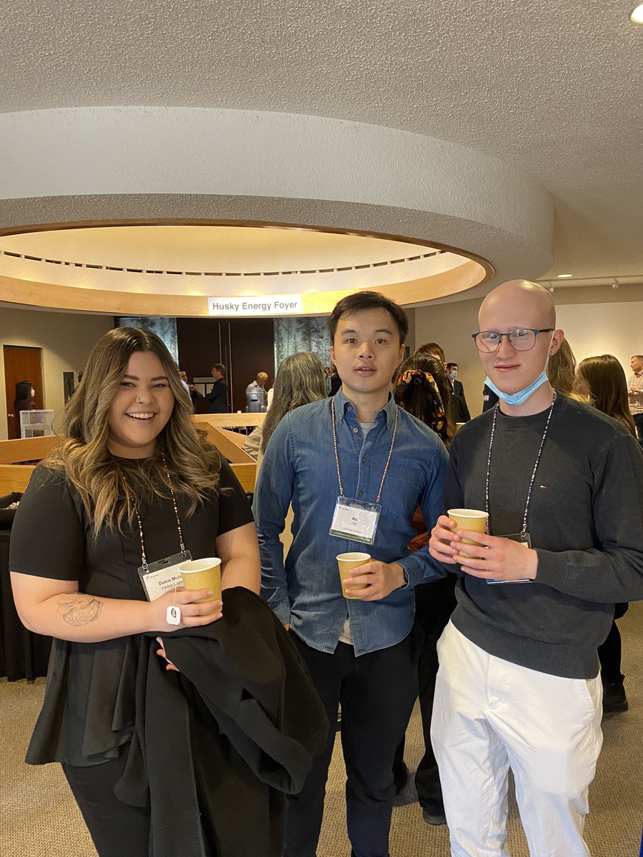 SynBioDulce's tweet photo. Some more pictures for my scavenger hunt 🌠 Picture with a PI, picture with Dr. Jakeman (keynote speaker) and networking at coffee break ☕️ @glyconet_nce #CaptureCGS https://t.co/lcLcjYRttM