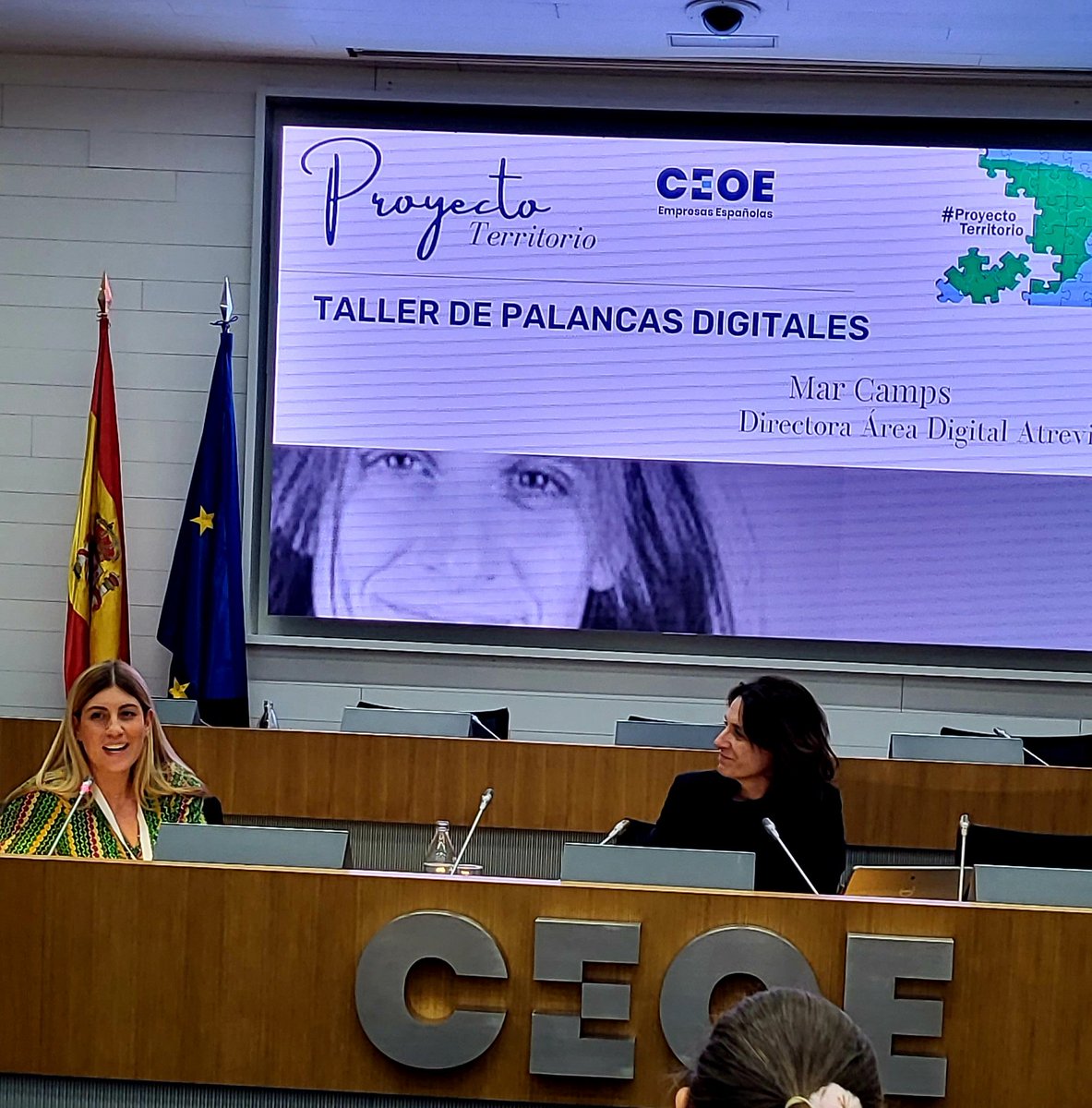 Sandrabbr's tweet photo. @MarCamps1 nos habla en #ProyectoTerritorioCEOE sobre estrategias digitales @CEOE_ES @ceoetenerife "La estrategia es el cauce del río que marca el rumbo de la comunicación digital " https://t.co/CkHbOn4pM9