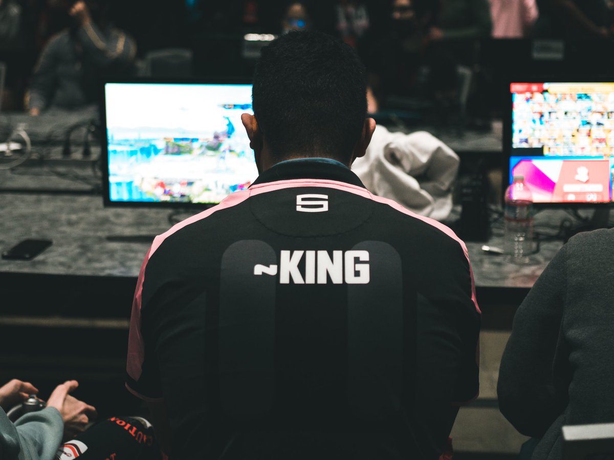 hncesports's tweet photo. Wishing the most happiest birthday to our long term smash player @King_Aster_! Hope you have a great day and we’re sending you ALLL the #HNCMagic! https://t.co/7zmUxJ2uaj