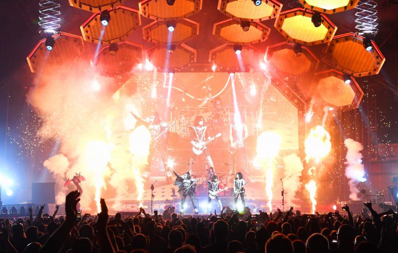 #DAYTON! We're bringin' it tonight! Be ready! We are! See you at <a href="/nuttercenter/">WSU Nutter Center</a>! #EndOfTheRoadTour