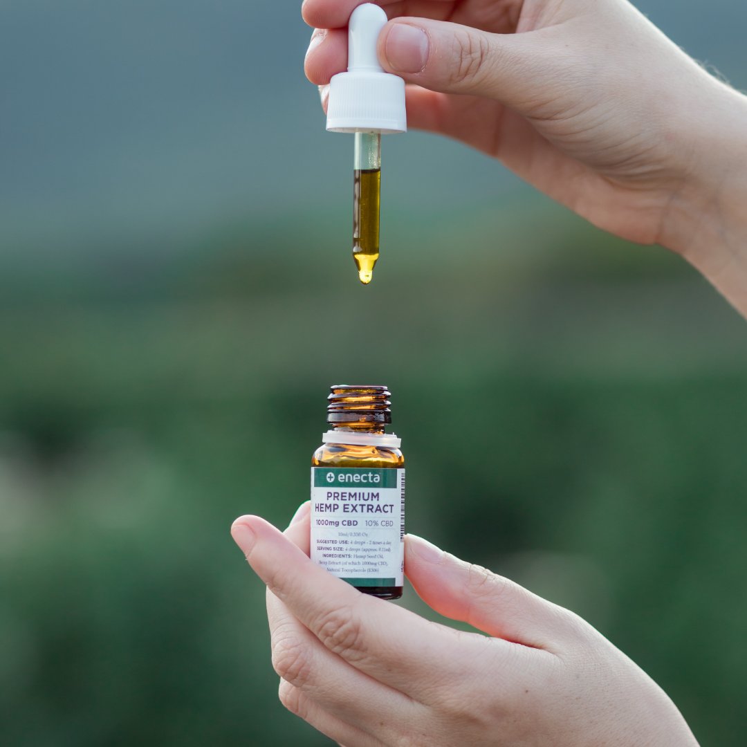 🟢 Hoy celebramos el #DiaMundialdelaFibromialgia y el Síndrome de #Fatigacronica. A lxs que convivís con el #dolor: NO estáis solxs. Caminaremos a vuestro lado y x poco #bienestar que podamos aportar siempre será un gran logro 💚🌿

#fibromialgia #dolorcrónico #cbd #salud