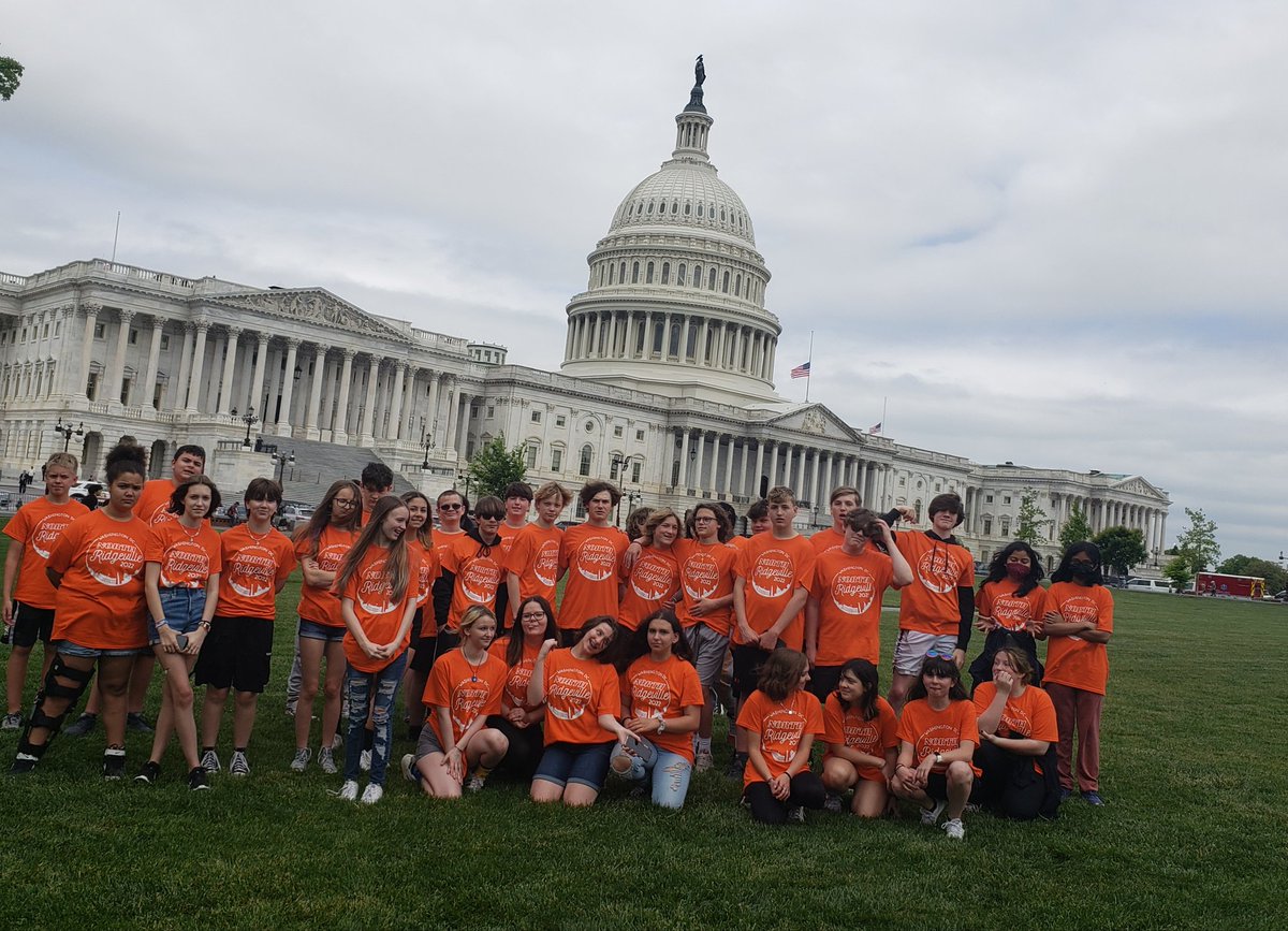 MrsNRRoth's tweet photo. #Bus1 wandered to the other side of the Capitol for another photo opportunity and a peak at the Justice Center. ⚖ @nrmsdc #coolbus https://t.co/HPf2RmKvVr