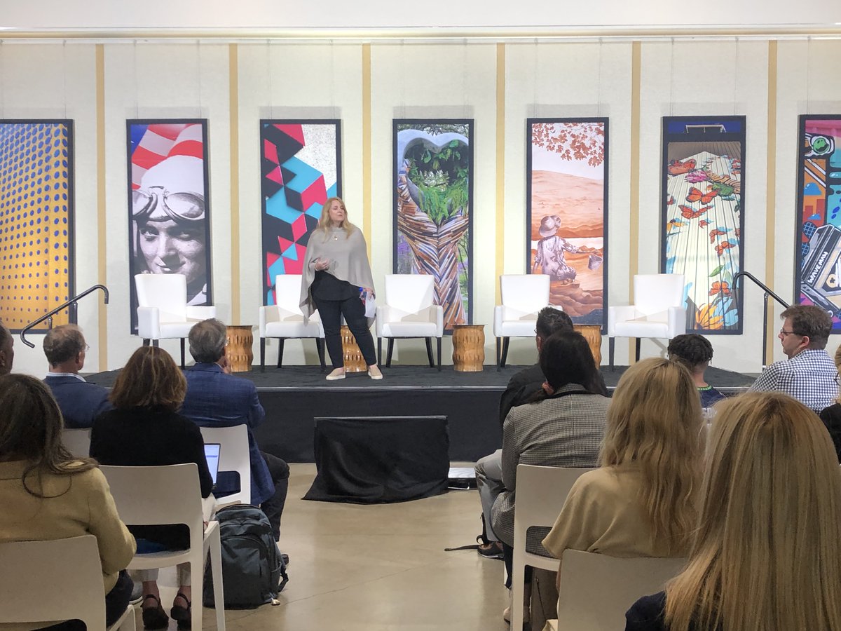 HeartlandFwd's tweet photo. Our partner @dharrisindc talks about her motivation to create @buildersbackers, which empowers people through #buildership to become entrepreneurs & run with their ideas. #BuildershipHS #HeartlandSummit2022 https://t.co/floMtzQ3Wj