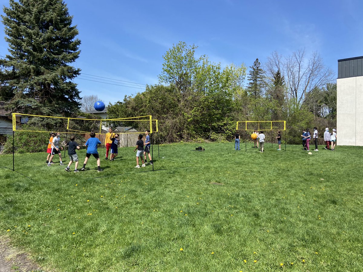 MrsHoll7's tweet photo. ☀️ Cue the Beach Boys 🎶 #gr7PE @StPaulOCSB https://t.co/HEZjjlAtiG