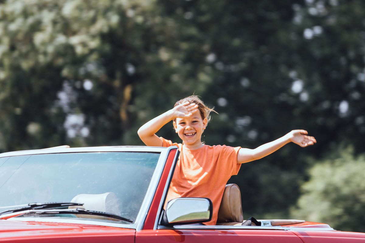 TheSLShop's tweet photo. Do you want to be part of something?
A new #MercedesBenzcommunity centred around driving, socialising and smiles per gallon? No barrier to entry. Any car, no matter the value or quality. Any age group and gender?
If the answer is yes, tell us what you want from the community? https://t.co/W4R457EMHt