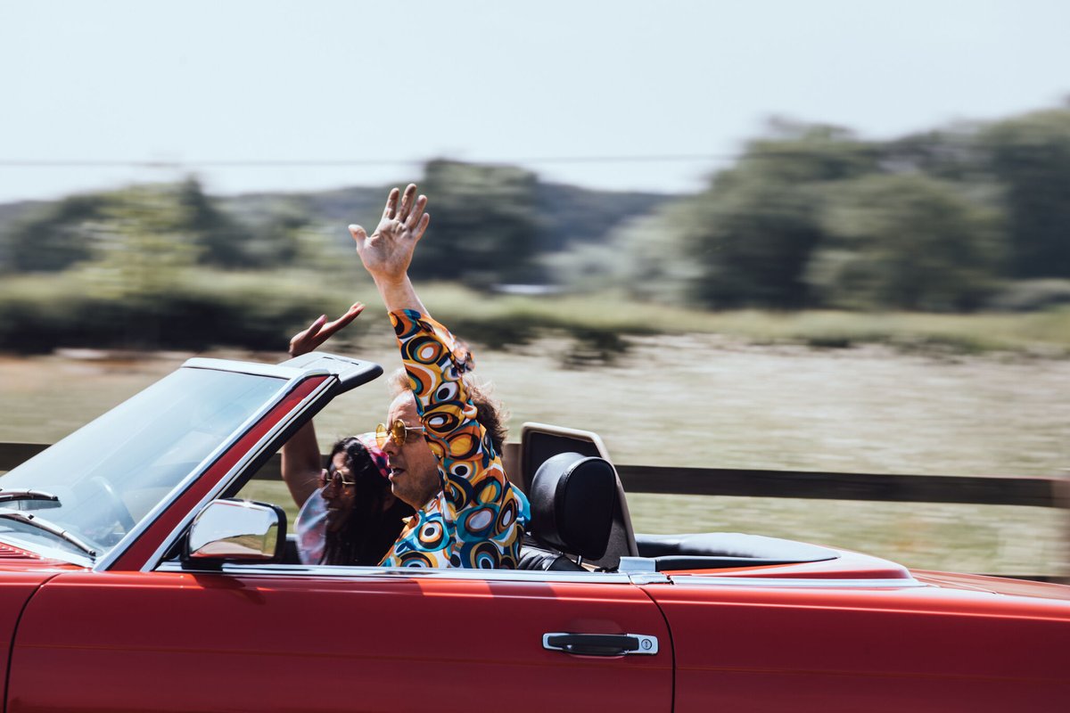 TheSLShop's tweet photo. Do you want to be part of something?
A new #MercedesBenzcommunity centred around driving, socialising and smiles per gallon? No barrier to entry. Any car, no matter the value or quality. Any age group and gender?
If the answer is yes, tell us what you want from the community? https://t.co/W4R457EMHt