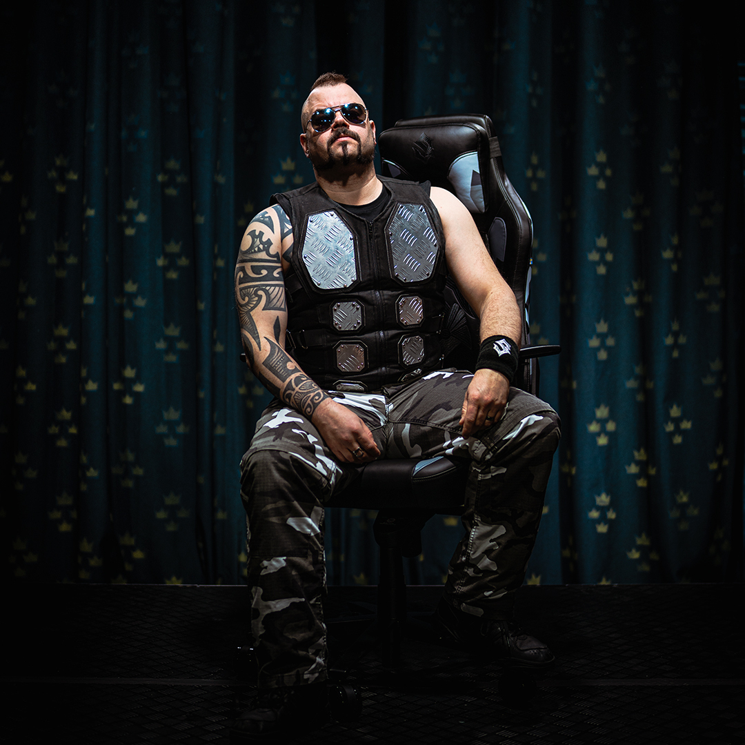 sabaton's tweet photo. ❗ALERT❗Friends, our popular Arrozzi Sabaton chair is back in stock. Want to game, work or simply chill out in ultimate comfort and style while staying true to your heavy metal roots? The throne awaits you! Make it yours 👉https://t.co/iHXMj7J1x1
#sabaton #metalgamer https://t.co/3hpcCdzbQ0