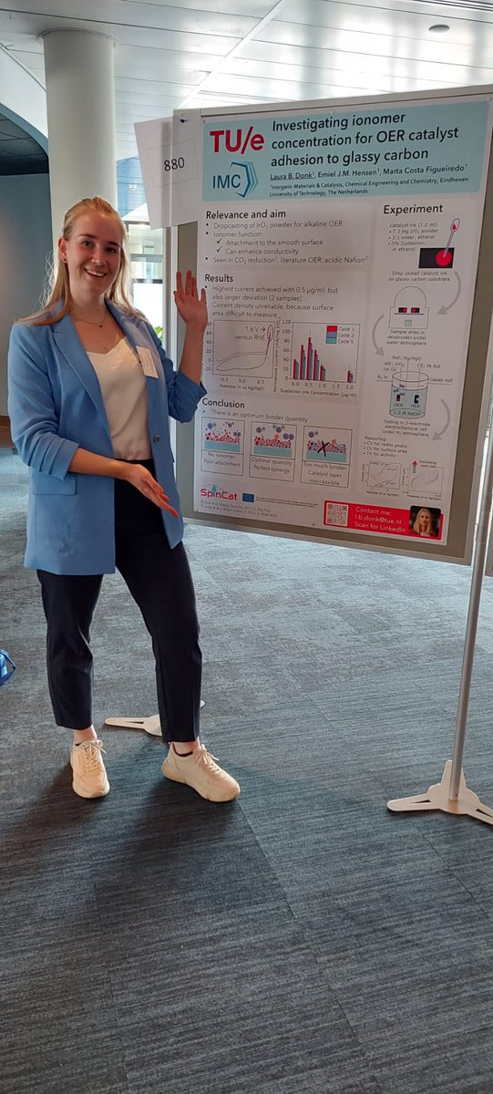 The PhD student @tweettolaura representing SpinCat at the Dutch Catalysis Conference NCCC! Well done Laura! 🤓