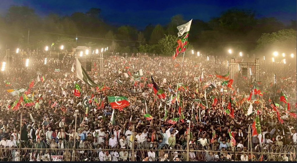 KarimShery's tweet photo. Glimpse of #AttockJalsa
Simply incredible..
a shut up call to imported government 
by the brave people of attock 
#امپورٹڈ__حکومت__نامنظور https://t.co/F8XTDFs3hB
