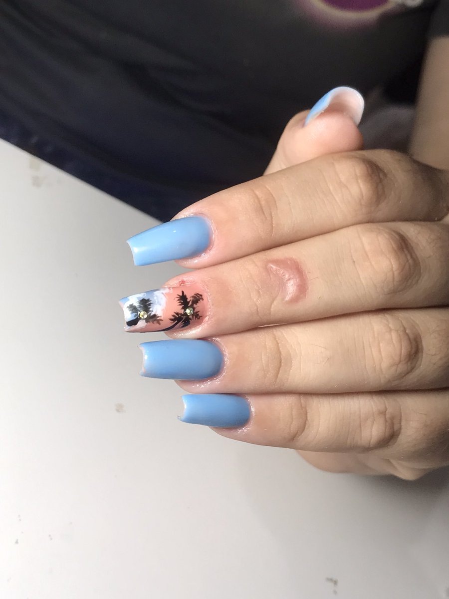 _leleLima1's tweet photo. Acrigel, decoração desenho feito por mim 💙 https://t.co/gIeuSjvXl8