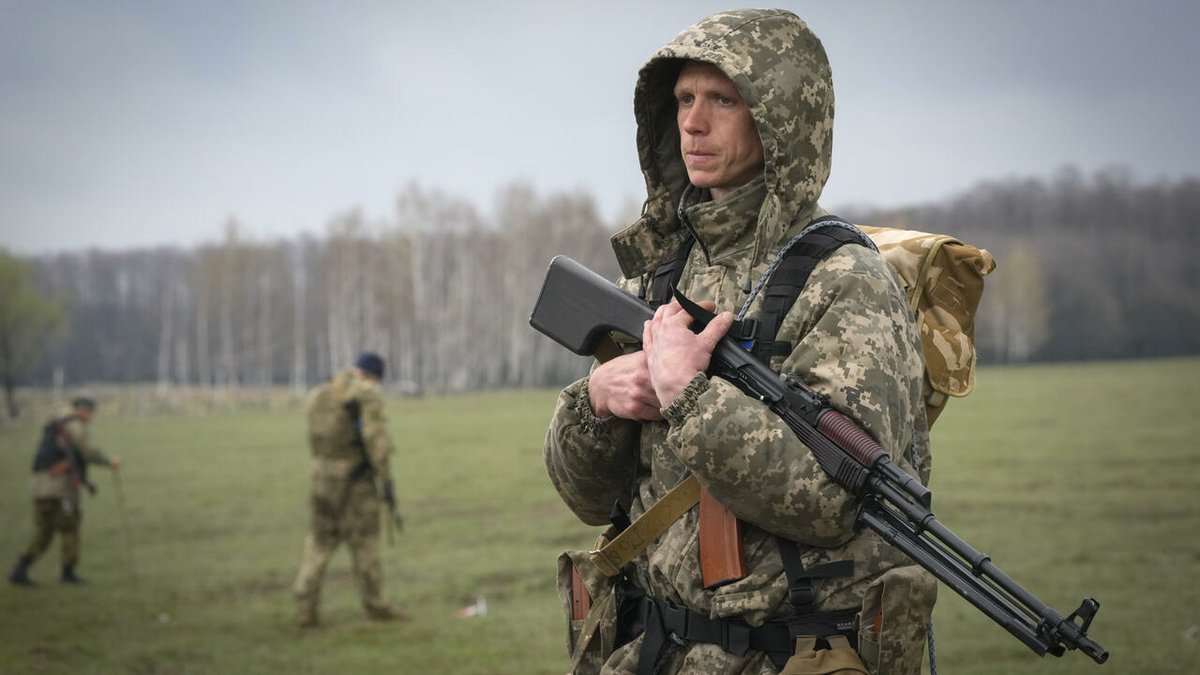 RFI's tweet photo. À la Une: les renseignements militaires américains aux Ukrainiens https://t.co/egDENh8dk4 https://t.co/Omf8BZgtr1