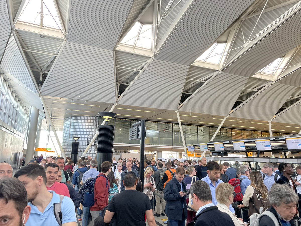 LongTall007's tweet photo. Wow! @Schiphol #airport unbelievably poor service, unhelpful staff and blaming holiday crowds rather than your own incompetence! 2 hrs in a queue and still no sight of #airport #Security …. #Appalling https://t.co/eYMVyik1z3