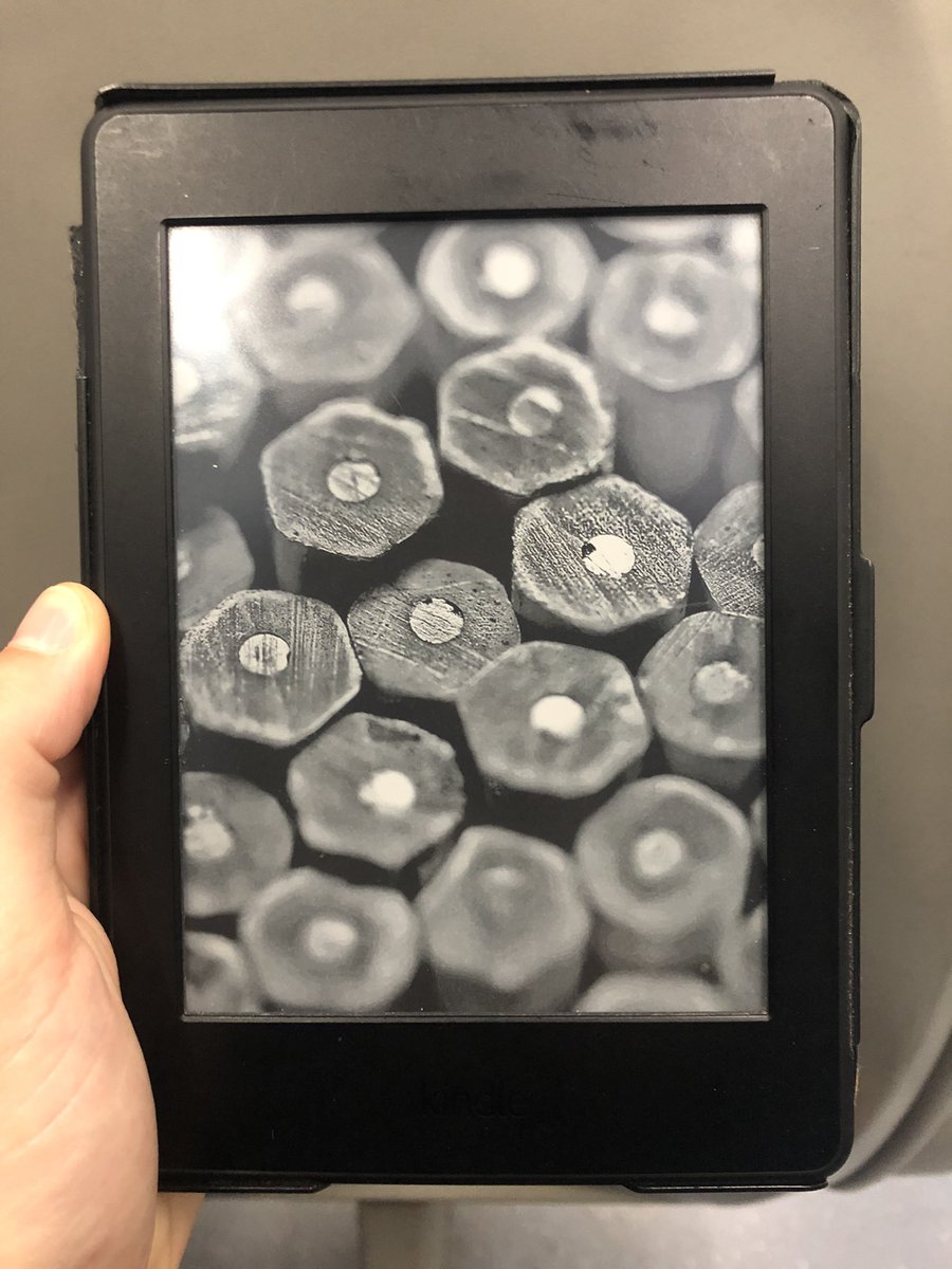 LadyMarmot's tweet photo. @rodalies Buenas tardes, he encontrado esta tarde (12/05/2022) un libro Kindle al subirme en Plaça Catalunya en el tren R3 Ripoll (16:41) - L'Hospitalet de Llob. (18:54). Dejo el libro en Atención al cliente de la estación de L'Hospitalet de Llob. 🙂 https://t.co/Apw6nLhbsk