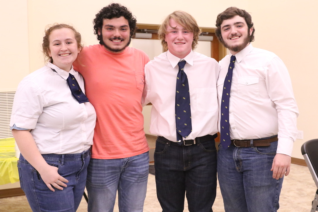AveryCountyCTE's tweet photo. FFA celebrated the 2021-22 year with their annual FFA Banquet catered by Daniel Boone Inn at the Avery Community Center. FFA advisors Gretchen Blackburn and Dewayne Krege honored, students, officers, and community partners with a program lead by students. #AveryCTE #CTEforNC https://t.co/DXjqvJ9GLh