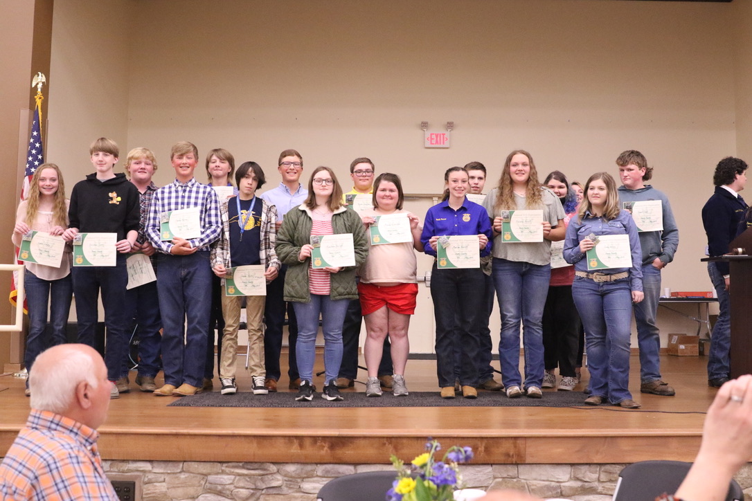 AveryCountyCTE's tweet photo. FFA celebrated the 2021-22 year with their annual FFA Banquet catered by Daniel Boone Inn at the Avery Community Center. FFA advisors Gretchen Blackburn and Dewayne Krege honored, students, officers, and community partners with a program lead by students. #AveryCTE #CTEforNC https://t.co/DXjqvJ9GLh