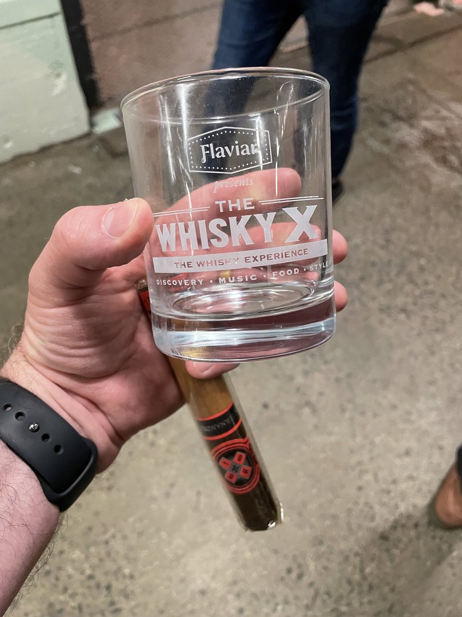 mhealy1972's tweet photo. @flaviar_com what a great night out in Brooklyn. Putting live persons with the digital persona of the Flaviar community. Thank you for such an enjoyable evening. Hope to see everyone again soon. https://t.co/ufDDWN5Qt7