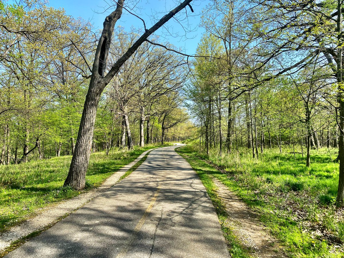 It’s getting steamy on the North Branch Trail 😎 🚲 #bikechi #chiNBT