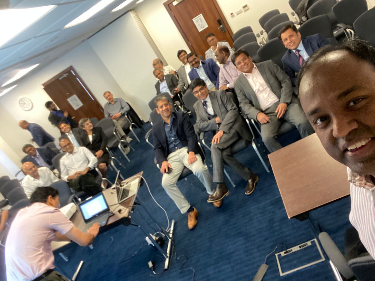Br_ICS's tweet photo. Excellent presentations on the Sunday ranging from topics including TEMS, robotic business case and complex cases! https://t.co/KdcPhlGnYD