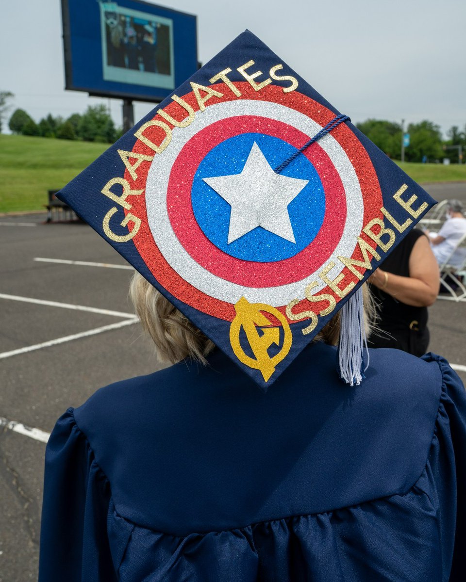 Bucks_edu's tweet photo. #Throwback to last year's commencement caps! 🎓 Only one week to go until our 2022 ceremony. 🎉 #BucksCCC #BucksCounty #CommunityCollege #BucksCountyPA #CollegeGraduation #ClassOf2022 #Graduation https://t.co/hE0spssT2t