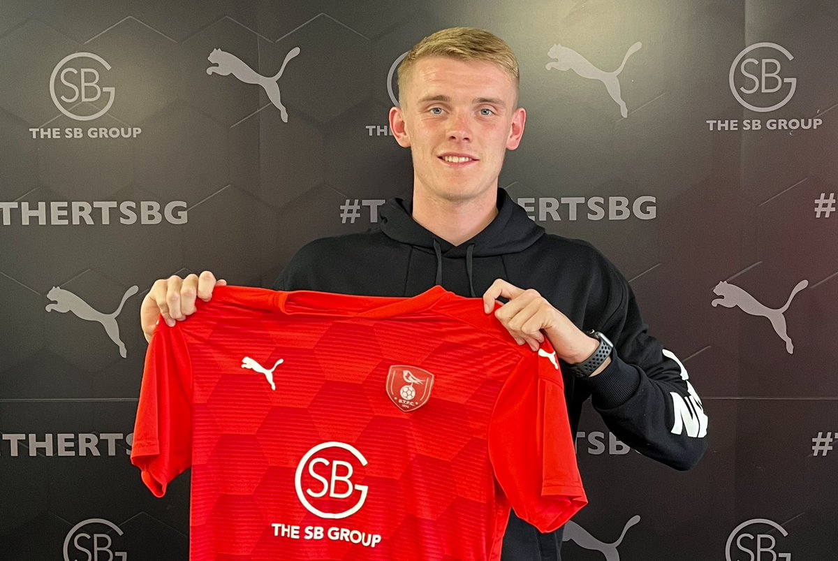 BracknellTownFC's tweet image. ✍️ Cook Signs…

We’re delighted to announce the signing of @bencook08.

The Gaffer said “I’m delighted to bring such a talented young player to the football club. Ben has impressed me every time I’ve watched him play, I just love his footballing brain.”

#TOGETHERBTFC