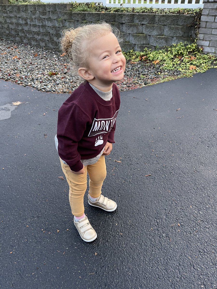 shayemitch's tweet photo. @MontanaGrizSB We’re ready too! Go Griz!!! https://t.co/pi4BOh78ka