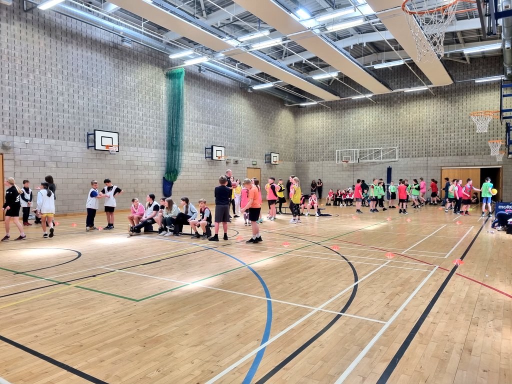 WHS_SSOS's tweet photo. Over 80 Primary 7 pupils attended our School of Basketball Trial today and we were blown away by their attitude and effort! 🏀👏👏

We even had to use the outdoor court! 

#wearewallace #impressed

@CorntonPrimary1 @RPSinStirling
@FallinPrimary @BridgeofAllanPS  @Raploch_Primary https://t.co/bEzmWw1QWv