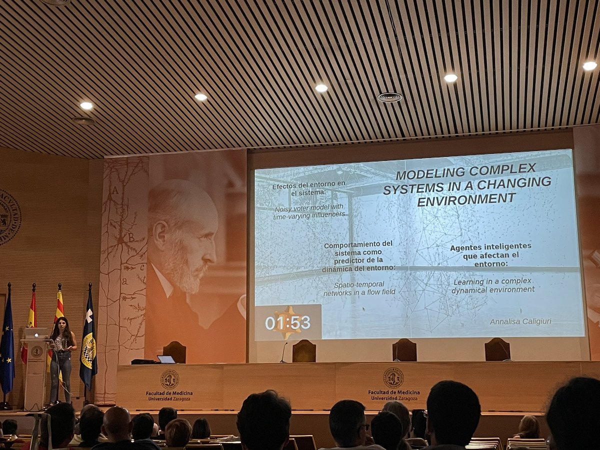 VioletaCalleja's tweet photo. Modeling complex systems in a changing environment by @_CaligiuriLisa_ …in just 3 min! #fises https://t.co/mRIUSZhkIA