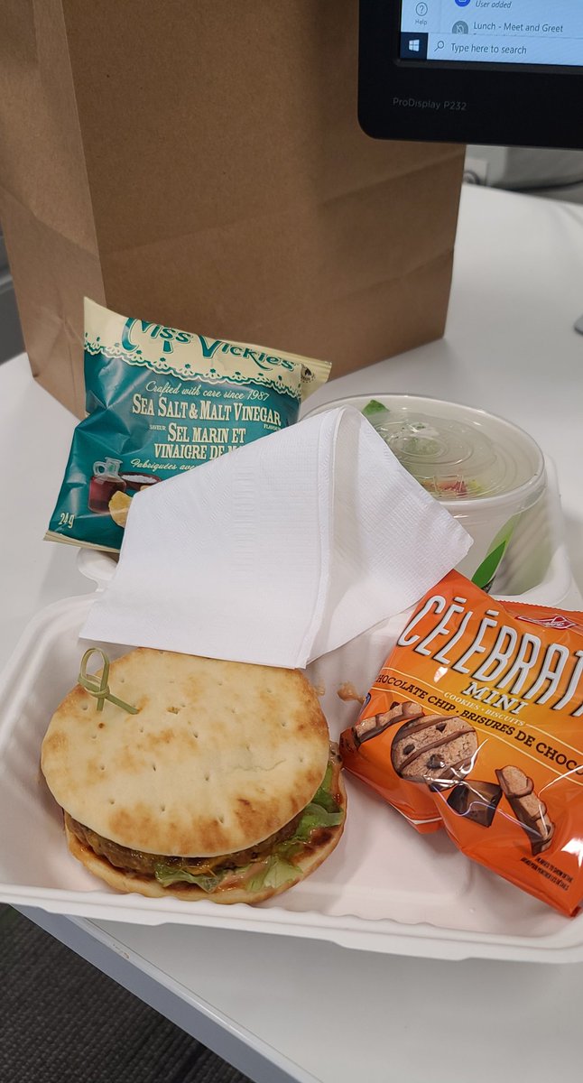 AmmSyed's tweet photo. Free lunch is the best lunch
#BeyondMeatBurger https://t.co/MT0y5EIpn4