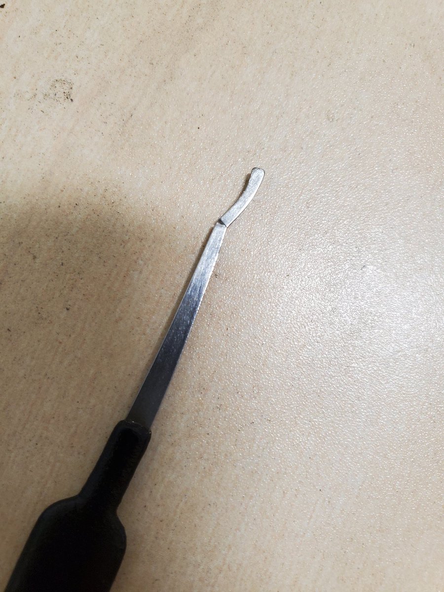 AveragePicker's tweet image. RIP --- First pick I&apos;ve ever broken. Was starting to think pick breaks were a myth. 😆