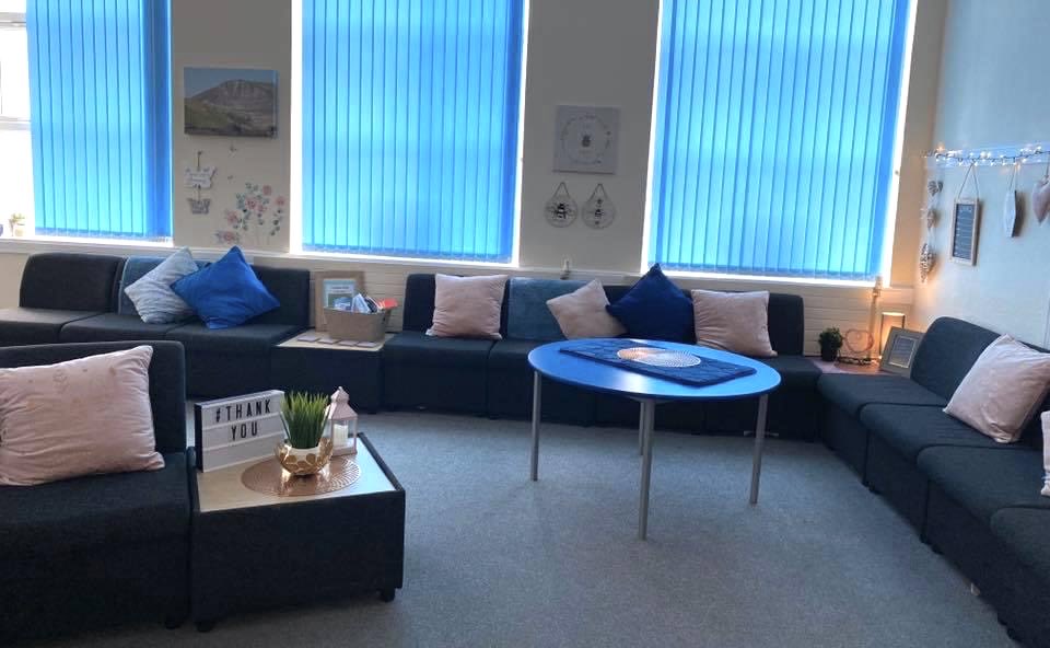 KyrstieStubbs's tweet photo. Staff deserve a calm, relaxing staff room where they can switch off from work- I always advocate as little notice boards as possible and getting rid of harsh lighting - I think it helps show your staff you care💙💜 #leadershipmusings https://t.co/rY3Qzguts3