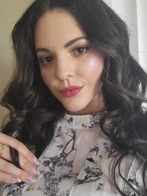 Happy birthday to Me 🥂💝 https://t.co/5rwETGJQ6F