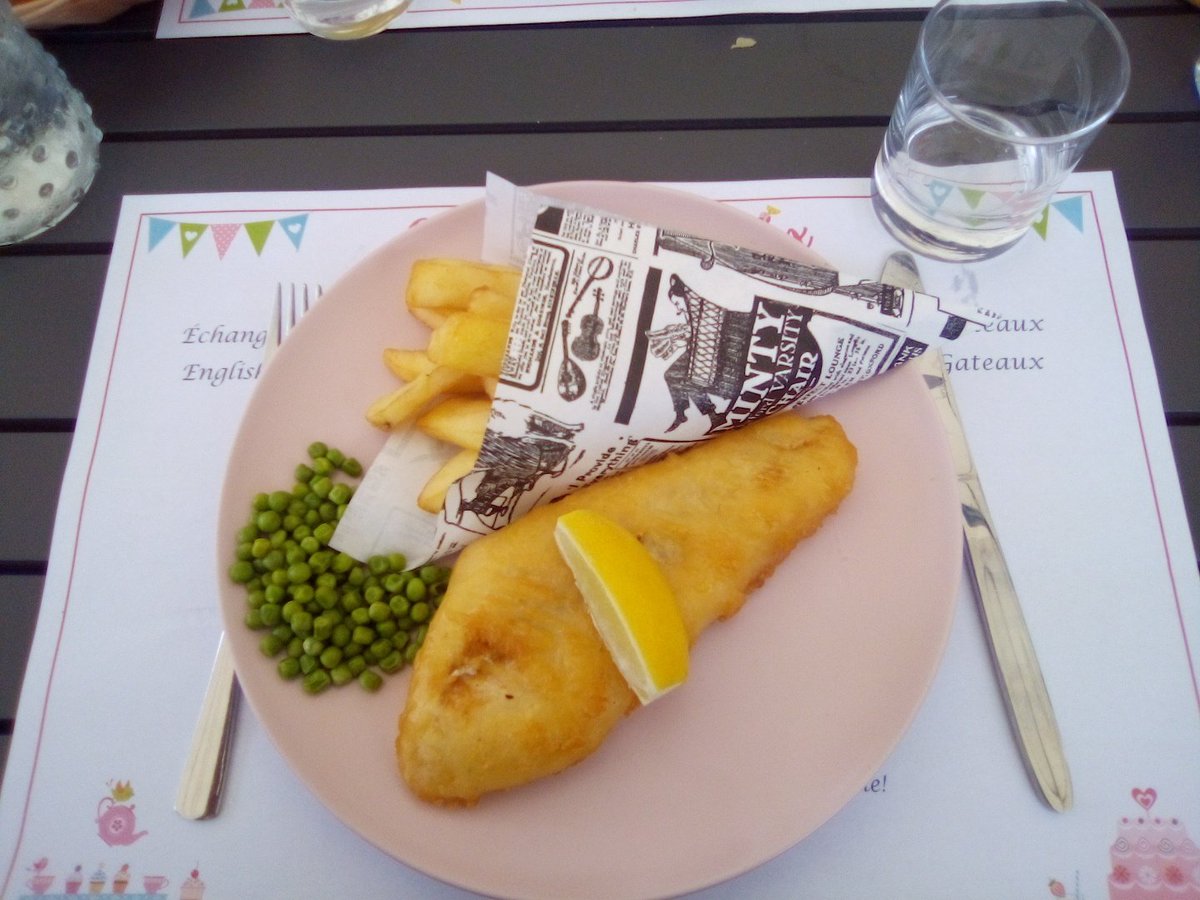 JeanLimoges's tweet photo. Aujourd'hui, sortie à Saint-yrieix-la-perche des élèves de la section anglais euro. 
Nos jeunes ont dégusté un "fisch and chips" et ont participé à un atelier cuisine anglaise et la réalisation d'excellents muffins.
Merci à Mme Durand et à M Portes pour cette belle initiative. https://t.co/7GR1Wlj2du