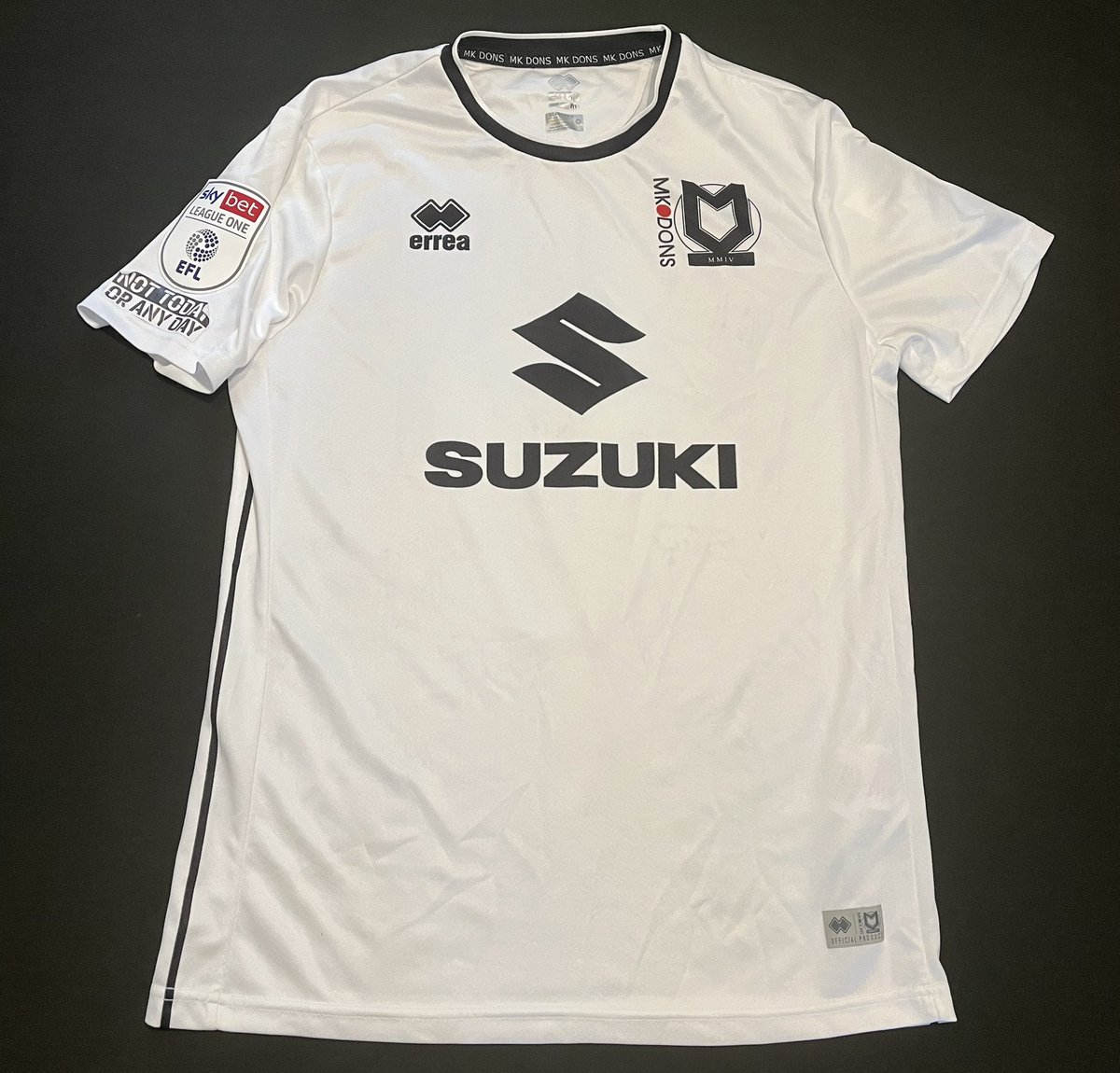 Jackvickery_'s tweet photo. A huge thank you to @Wrighty288 for this match worn @Scotttwine10 and squad signed @MKDonsFC shirt. I’m auctioning it off for the @as9foundation. Please reply with a bid or DM me. Auction ends Wednesday 8pm. All RT’s appreciated. #MKDons https://t.co/4Us5Veah4a