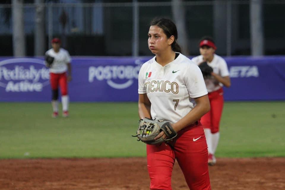 FirecrackersWa1's tweet photo. Congratulations to 2022 Lilly Garcia on being named as a PGF All American West Regional Finalist. 

Lets keep it going with a selection to the All American Game !! https://t.co/taYu7PmAC3