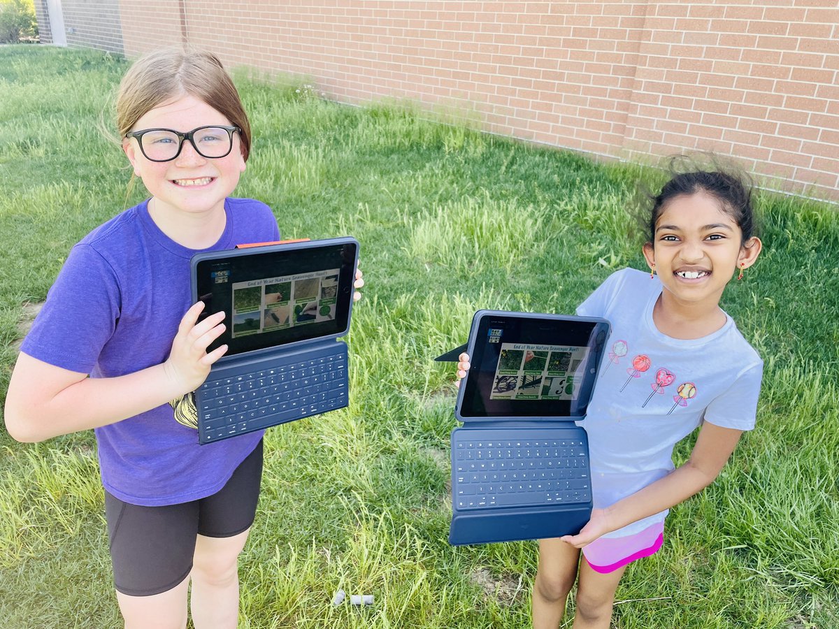 StephEconomos's tweet photo. Third graders had fun using Keynote on our nature scavenger hunt today! 🌻📸☀️ https://t.co/7phoDXande