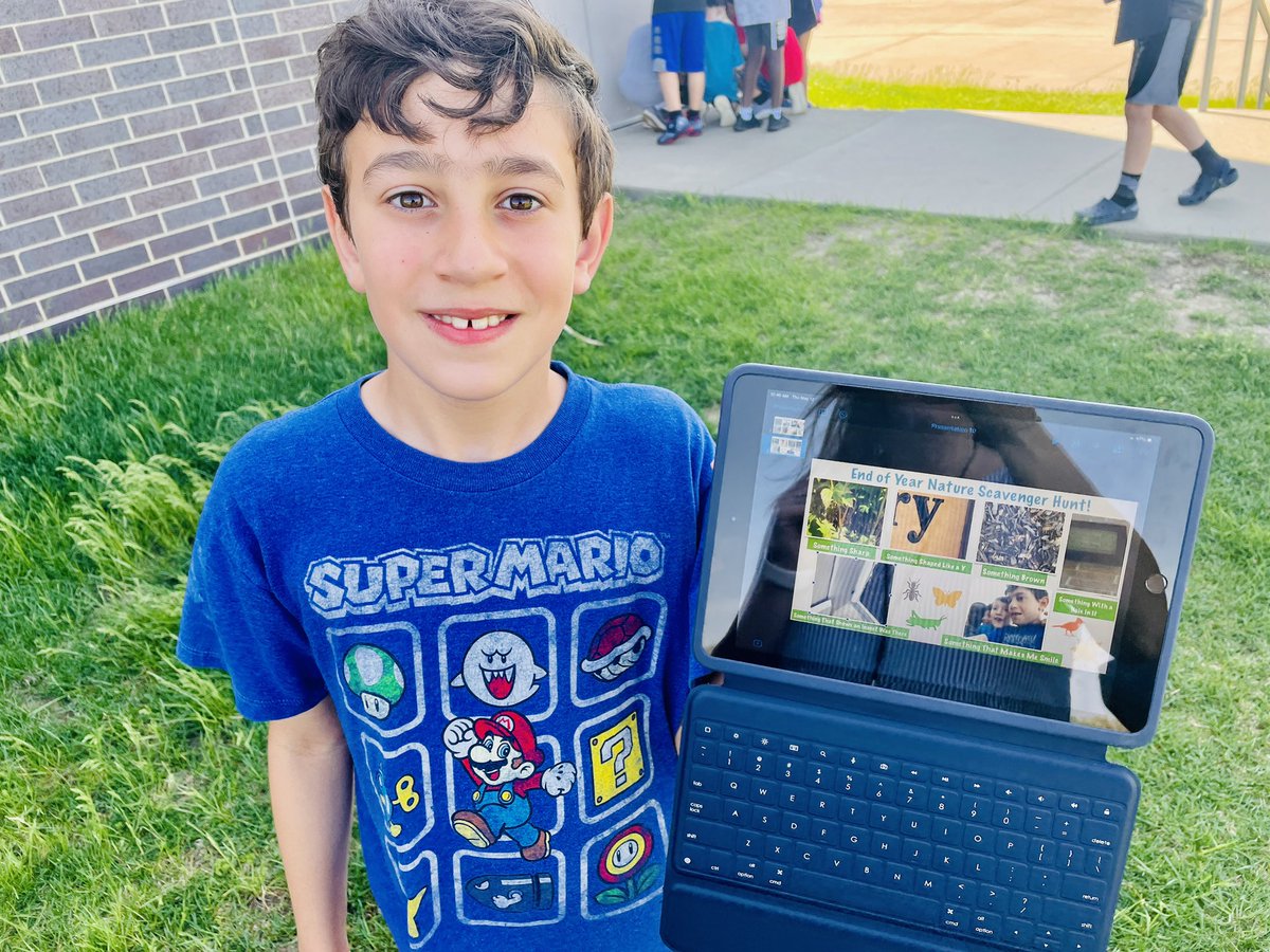 Third graders had fun using Keynote on our nature scavenger hunt today! 🌻📸☀️
