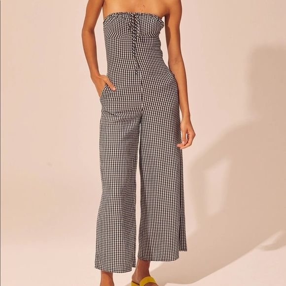 CindyRe11206852's tweet photo. So good I had to share! Check out all the items I'm loving on @Poshmarkapp #poshmark #fashion #style #shopmycloset #solidstriped #anthropologie #unode50: https://t.co/YQZRtL3UNo https://t.co/xTnREiidWO