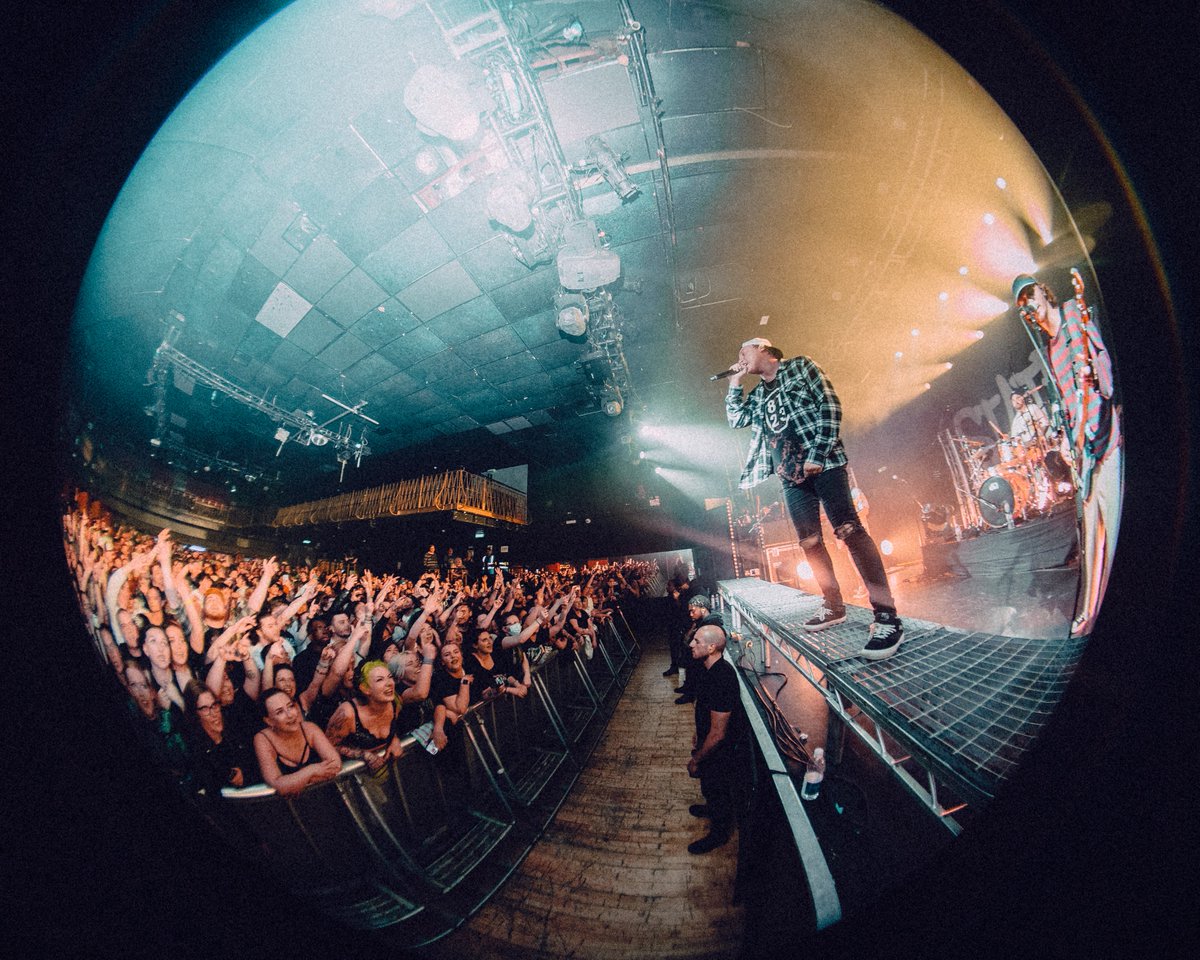 State_Champs's tweet photo. Just sent Champs Fam (our fanclub) the new record 🥰🤭🤩❤️‍🔥 https://t.co/6FndYdCeXF https://t.co/MkZGKgMMSp