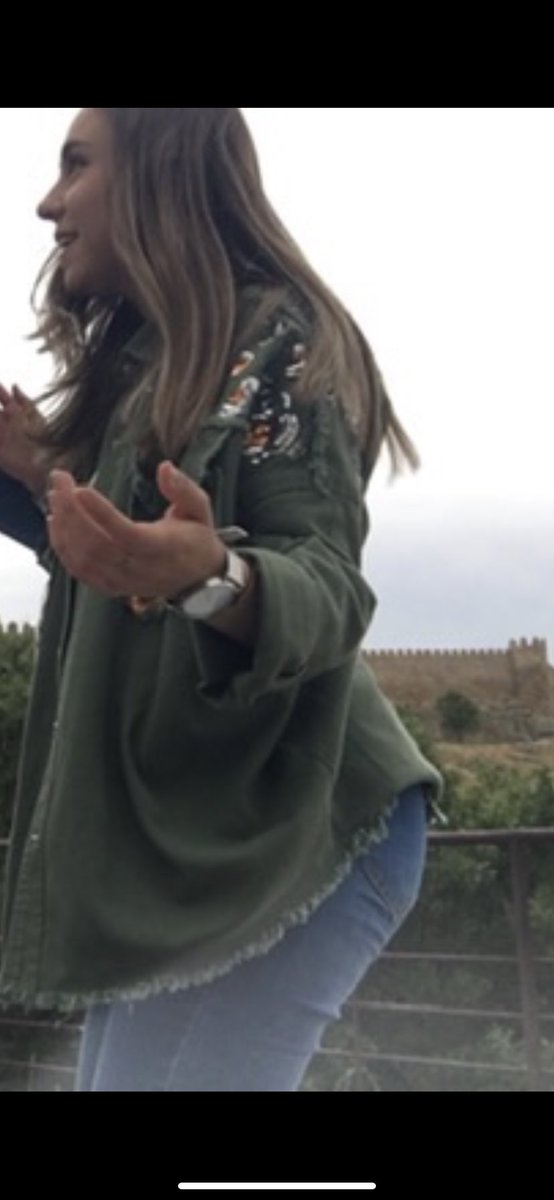 eleeenaotero_'s tweet photo. se me ha caído esta chaqueta por josé zorrilla (Segovia) por si alguien la ve.. 😔 https://t.co/vJuXaYJvnL
