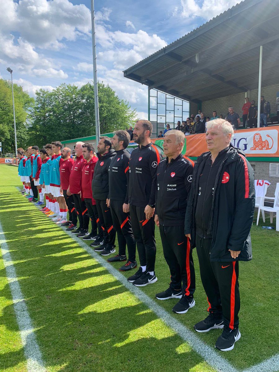 U14 Millî Takımımız, deplasmanda özel maçta karşılaştığı Hollanda’ya 3-1 mağlup oldu. Millî Takımımızın tek golünü Ahmet Çobanoğlu kaydetti. 🇹🇷 #BizimÇocuklar