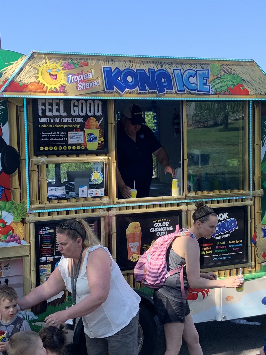 renee_cmomof3's tweet photo. Huge S/O to Kona Ice for coming to the park to give us snow cones. Thank you for donating your time and your snow cones. @KONAICE @PCEpanthers385 @AndoverSchools  PCES EC appreciates you!! https://t.co/X7dDtlUw0U