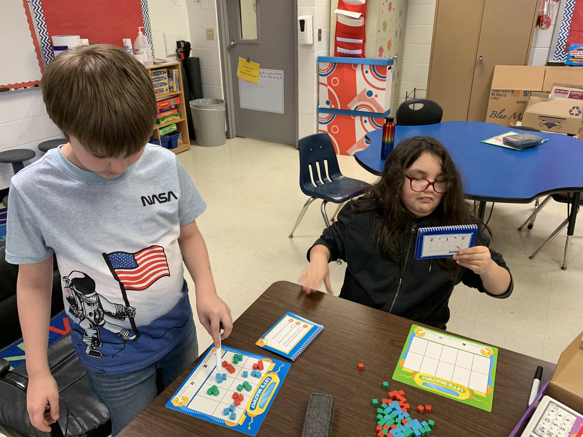 StyersKristy's tweet photo. Working together on math facts @LMESTigerNation https://t.co/zU9RjkW473
